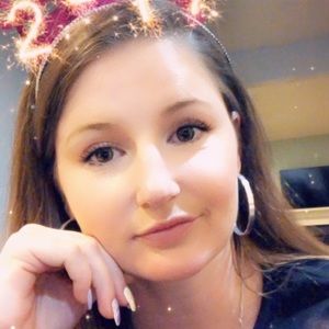 Meet your Posher, Becca